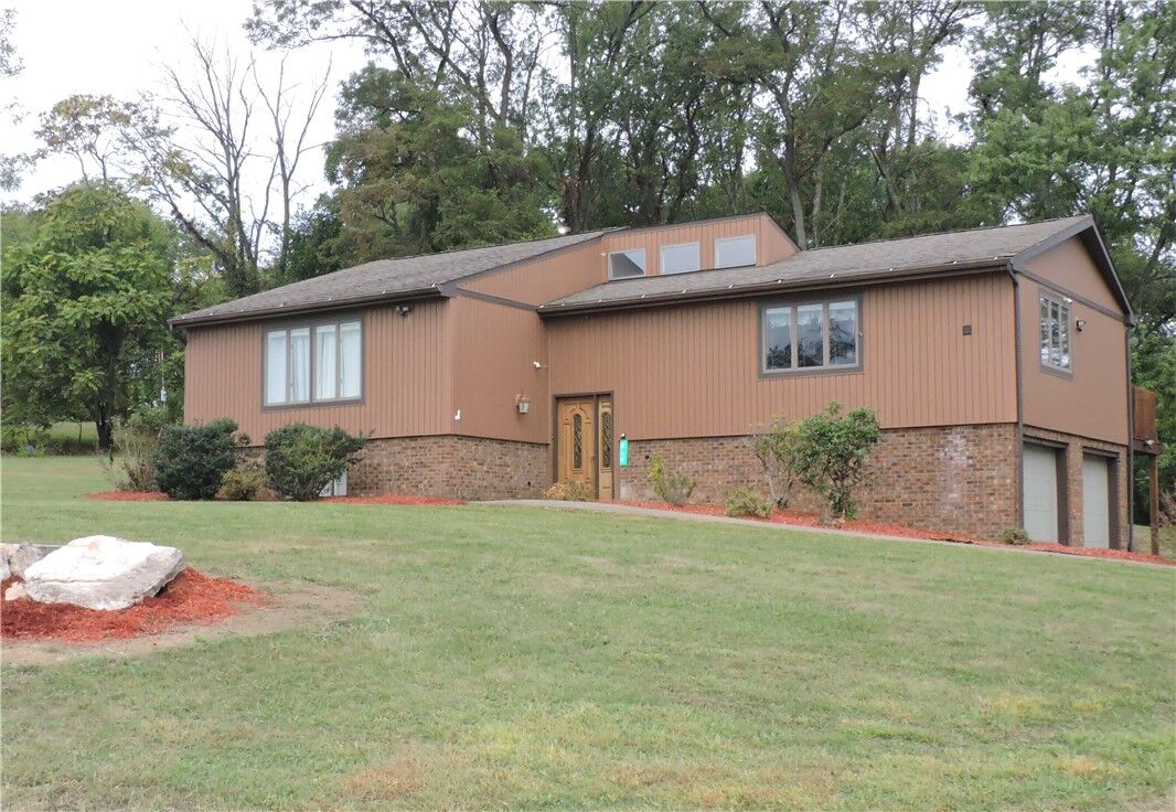 Property Photo: 537 Lebanon School Rd PA 15012