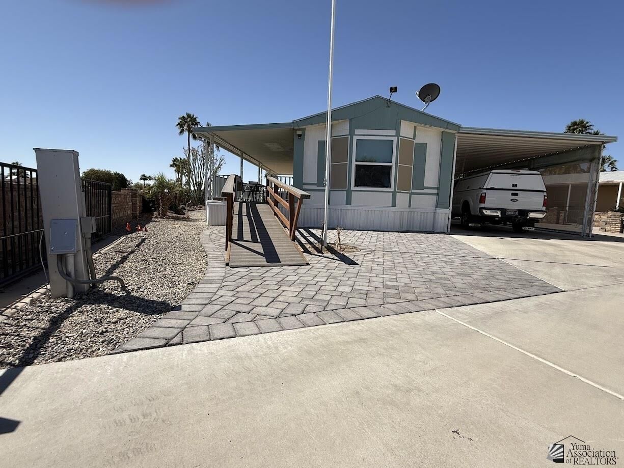 Property Photo: 13368 E 47 St AZ 85367