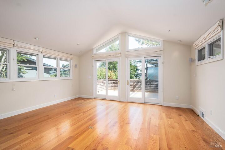 Property Photo:  9 Sunnyside Avenue  CA 94925 