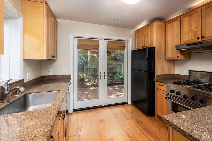 Property Photo:  9 Sunnyside Avenue  CA 94925 