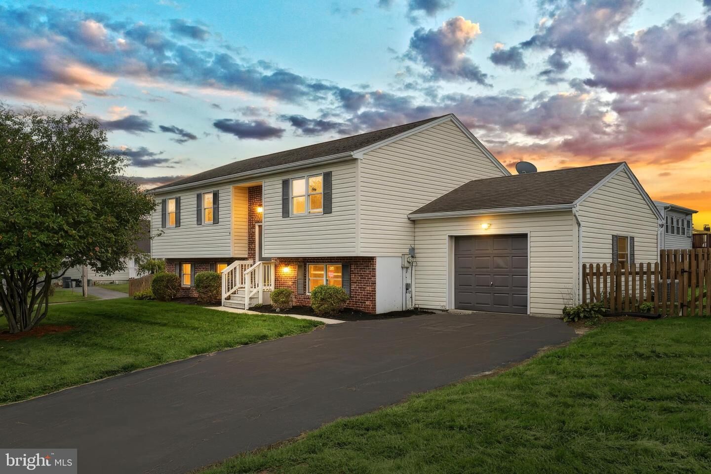 Property Photo:  3110 Pineview Drive  PA 17315 