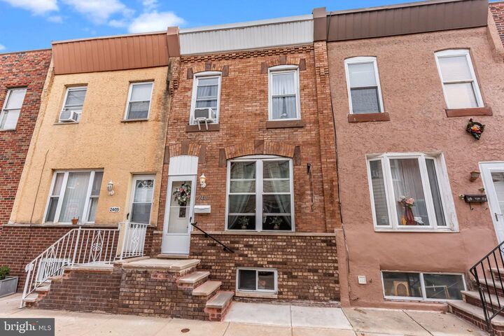 Property Photo: 2407 S Warnock Street PA 19148
