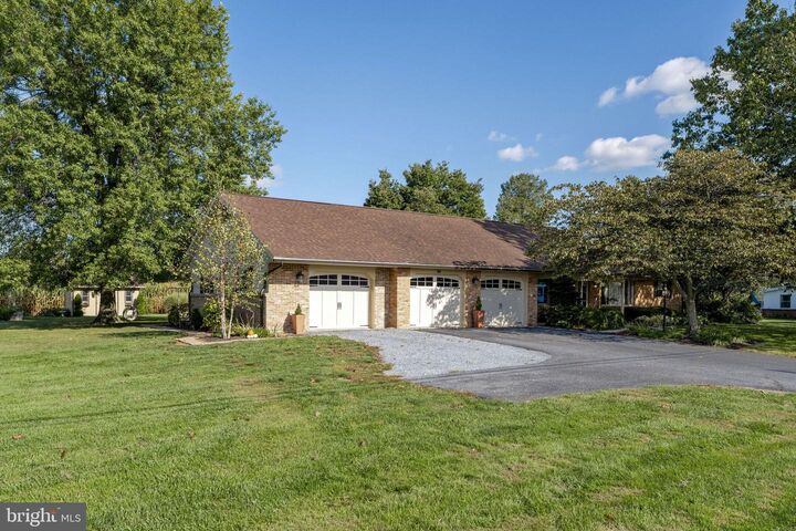 Property Photo:  671 Snyder Hill Road  PA 17543 