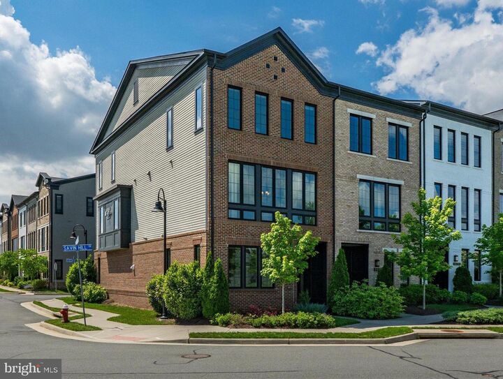 20305 Savin Hill Drive  Ashburn VA 20147 photo