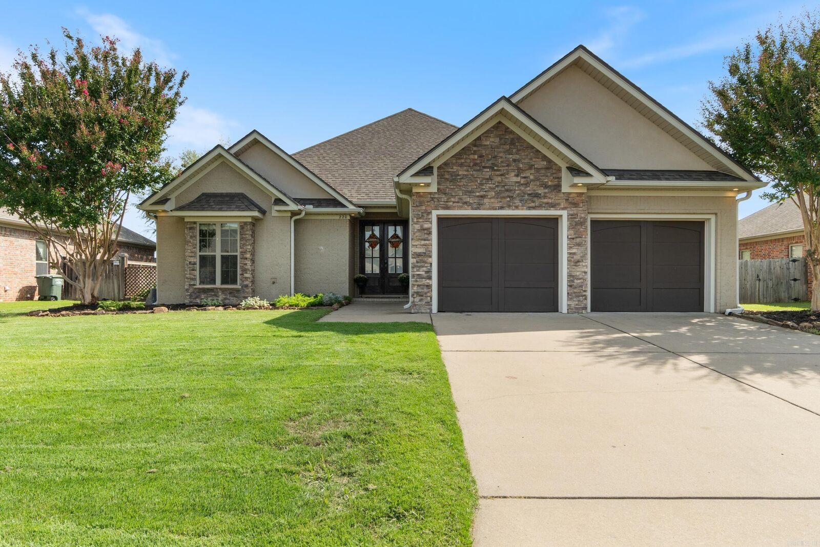 Property Photo:  220 Chapel Creek Drive  AR 72034 