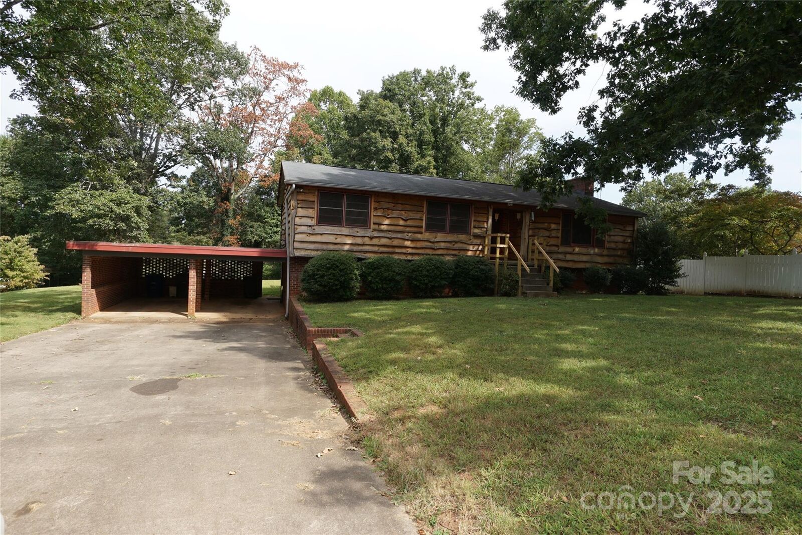 Property Photo: 1605 3rd Street NE NC 28613