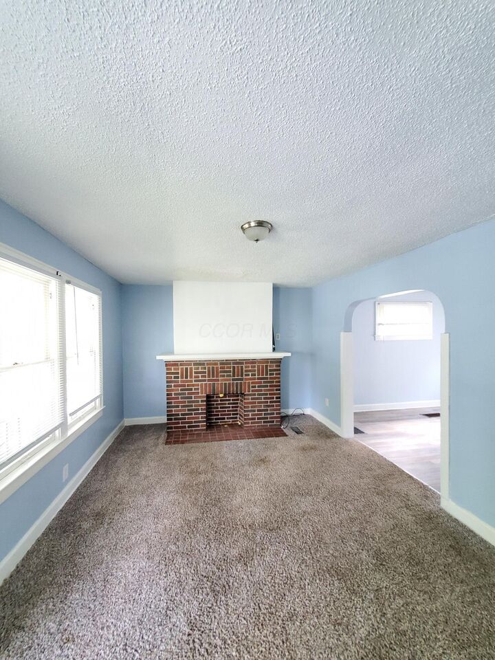 Property Photo: 1625 Kenmore Road OH 43211