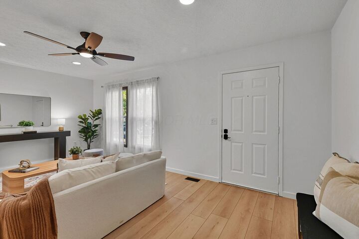 Property Photo:  3715 Skipstone Place  OH 43221 