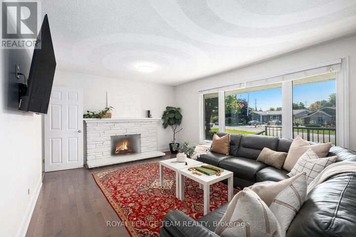 Property Photo:  13 Pritchard Drive  ON K2G 1B2 