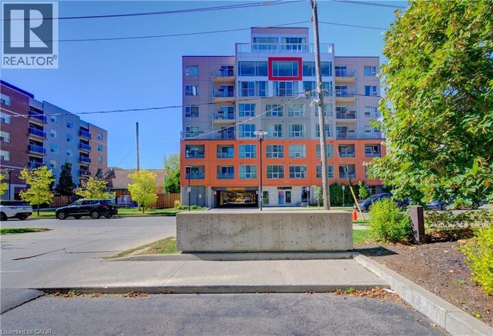 Property Photo:  321 Spruce Street 102  ON N2G 0G4 