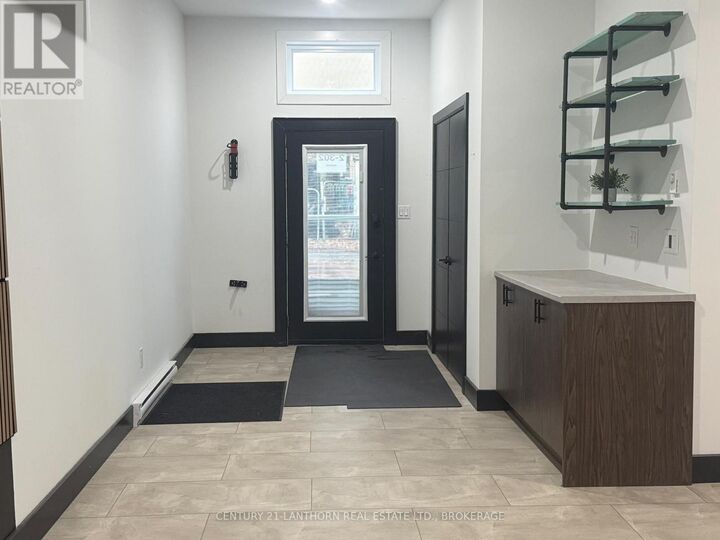 Photo de la propriété:  302 Montreal Street 2  ON K7K 3G8 
