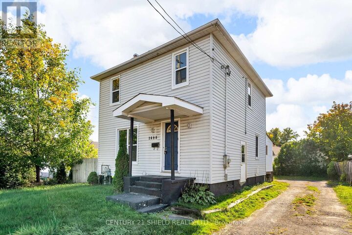 Property Photo:  1606 Pitt Street  ON K6J 3V2 