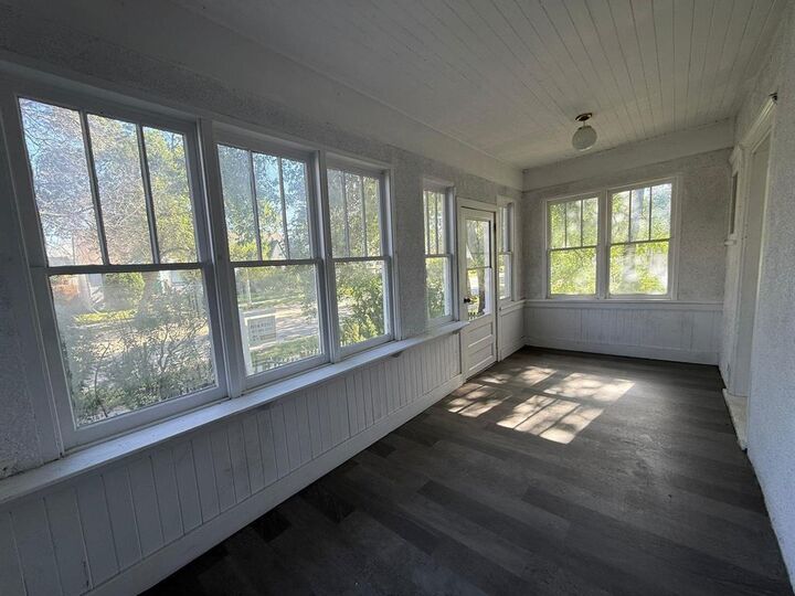 Property Photo:  466 Arlington Street  MB R3G 1Z4 