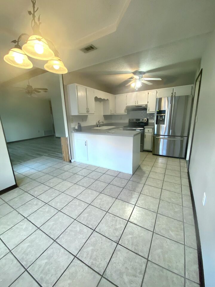 Property Photo: 519 White Oak Lane FL 32539