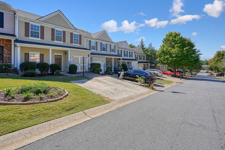 Property Photo:  125 Spring Way Square  GA 30114 