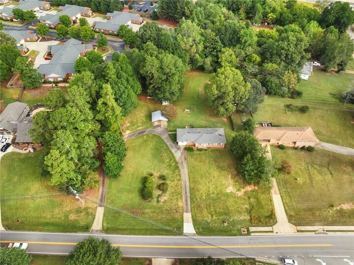 Property Photo:  107 Holiday Road  GA 30518 