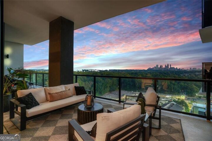 Property Photo:  2425 Peachtree Road 1504  GA 30305 