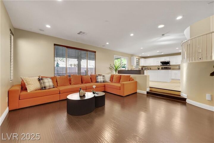 Property Photo:  