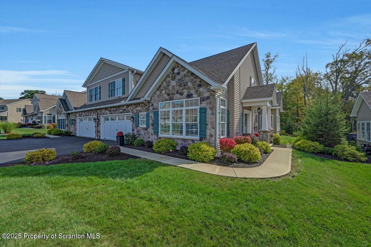 Property Photo:  10 Avalon Road  PA 18411 