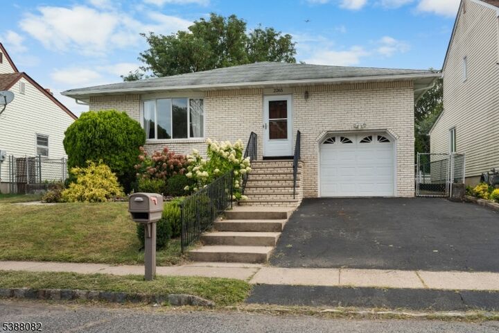 Property Photo:  2265 Copper Hill Dr  NJ 07083 