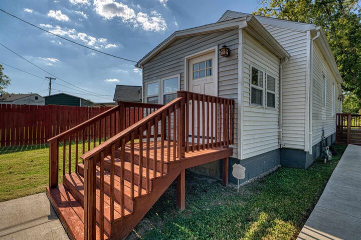 Property Photo: 7 Winstead Ave KY 42420