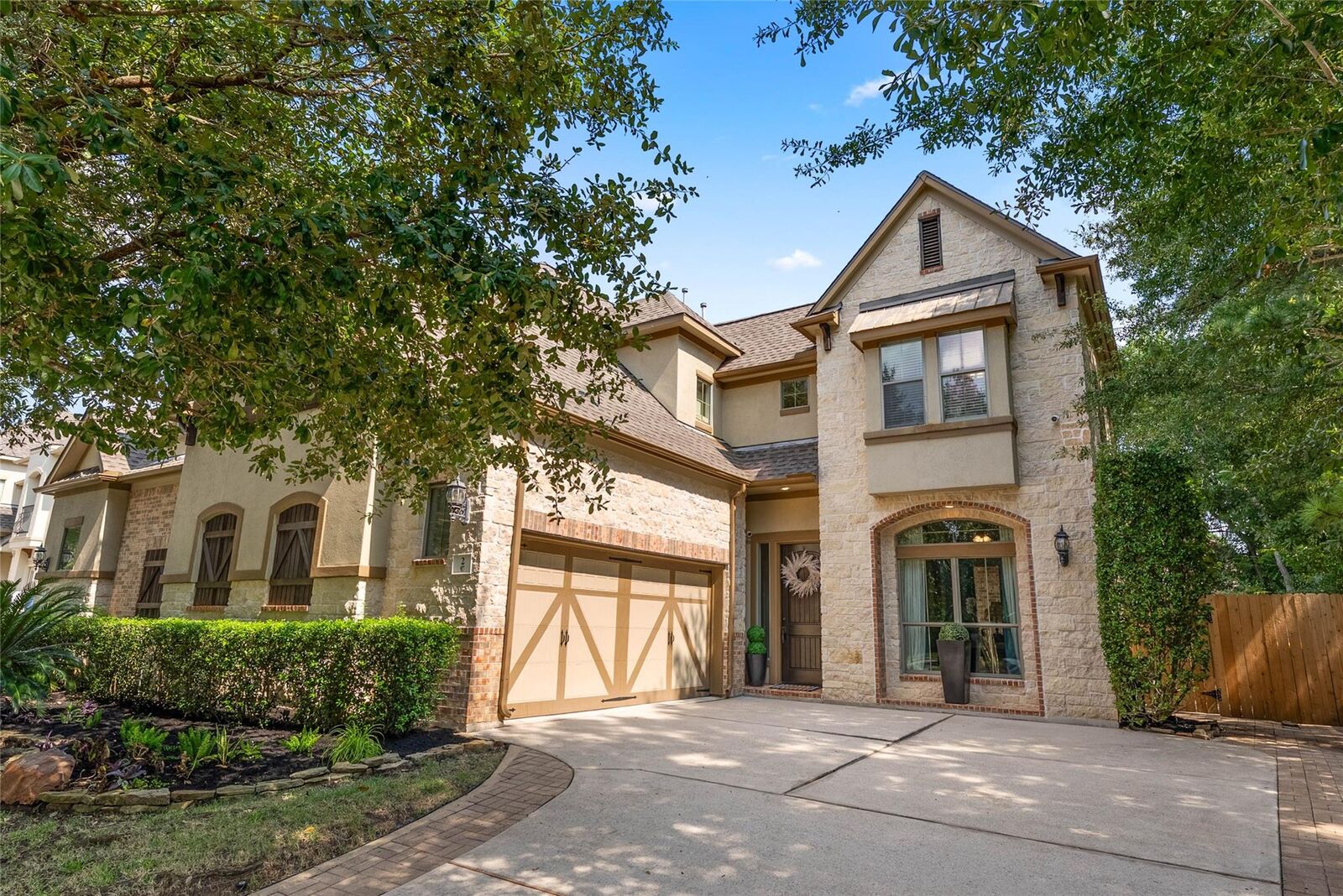 Property Photo:  2 Knights Crossing Drive  TX 77382 
