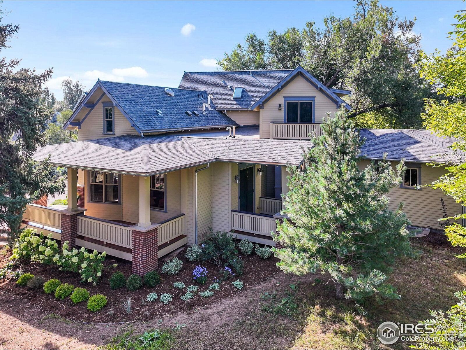 Property Photo:  310 W Spruce St  CO 80027 