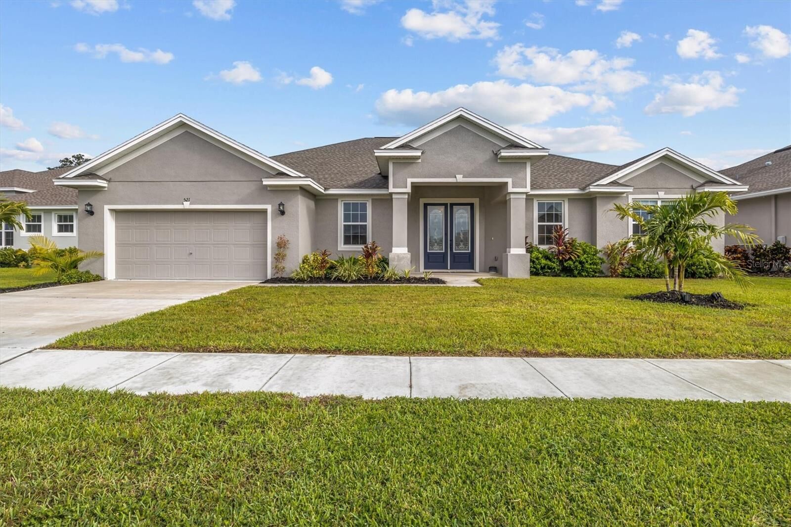Property Photo: 521 Sanctuary Boulevard FL 33881