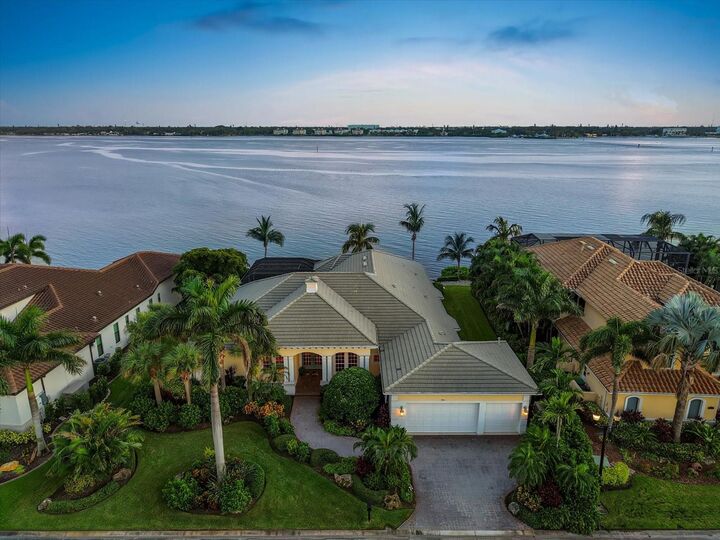 Property Photo: 811 Riviera Dunes Way FL 34221