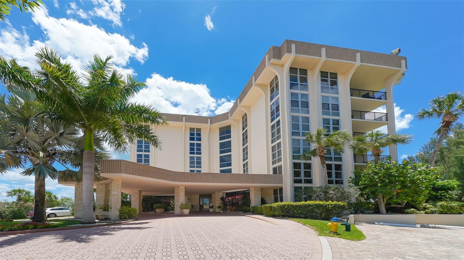 Property Photo:  1701 Gulf Of Mexico Drive 109  FL 34228 