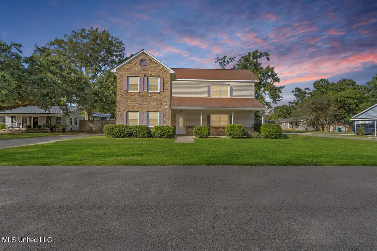 Property Photo:  134 Ocean Wave Avenue  MS 39560 