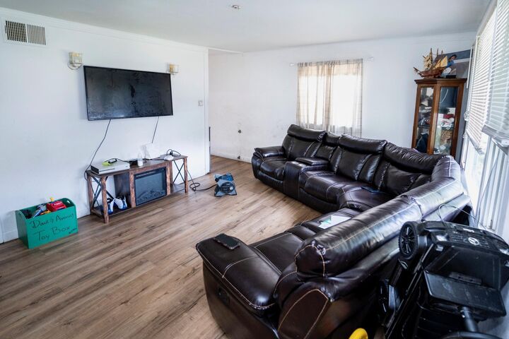 Property Photo: 814 E Holt Ave WI 53207