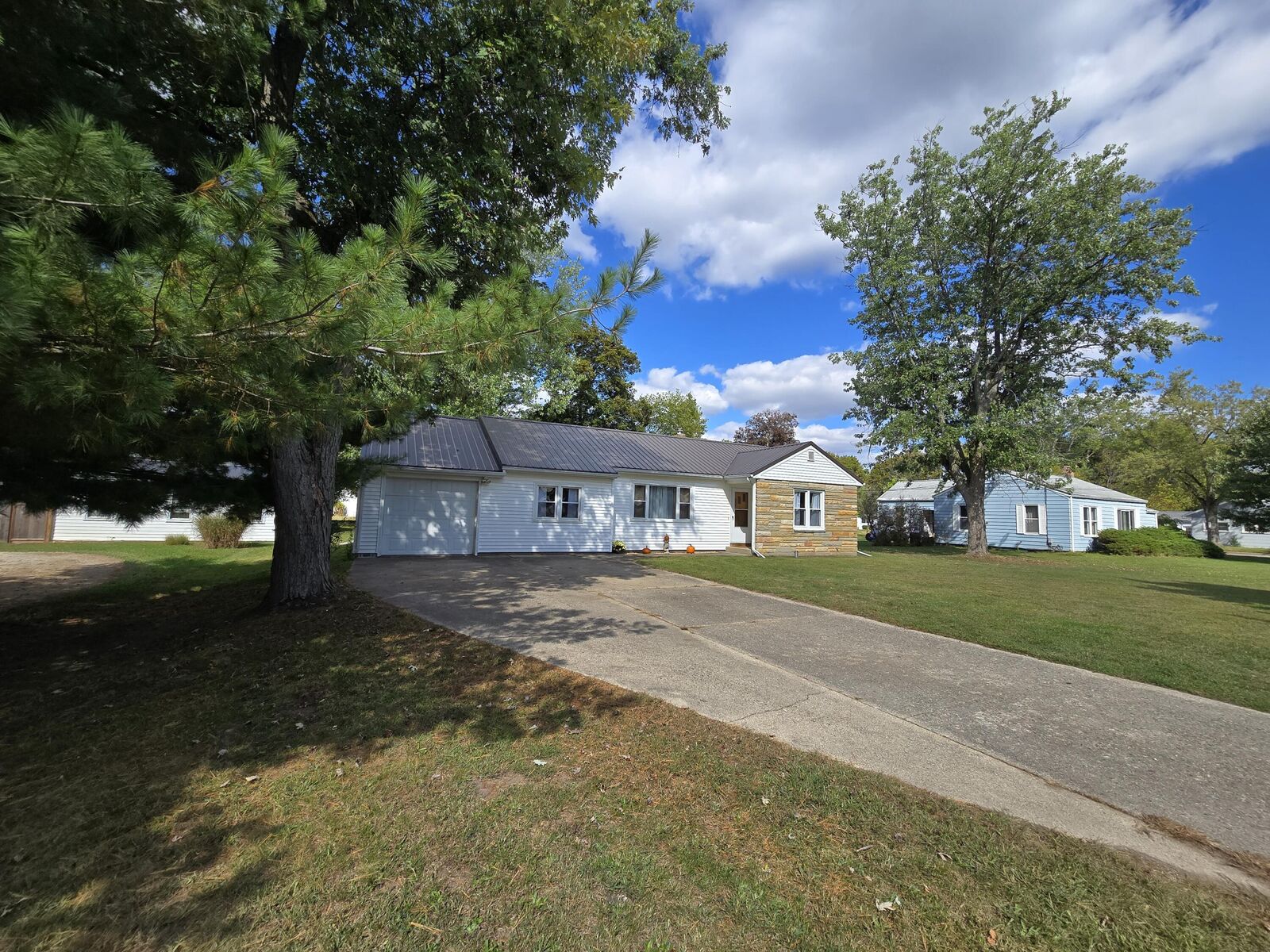 Property Photo:  133 State Street  MI 49242 