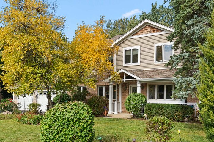 Property Photo: 23W620 Walnut Street IL 60172