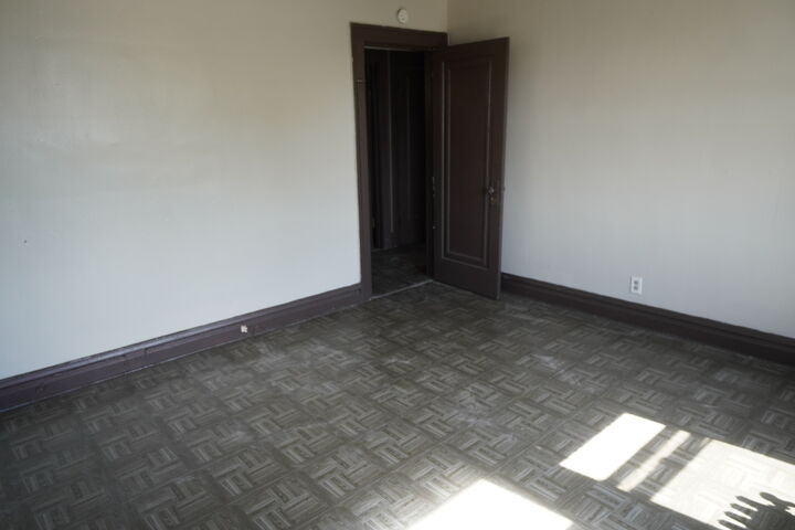 Property Photo:  130 East 13th Avenue Avenue 6  IN 46407 