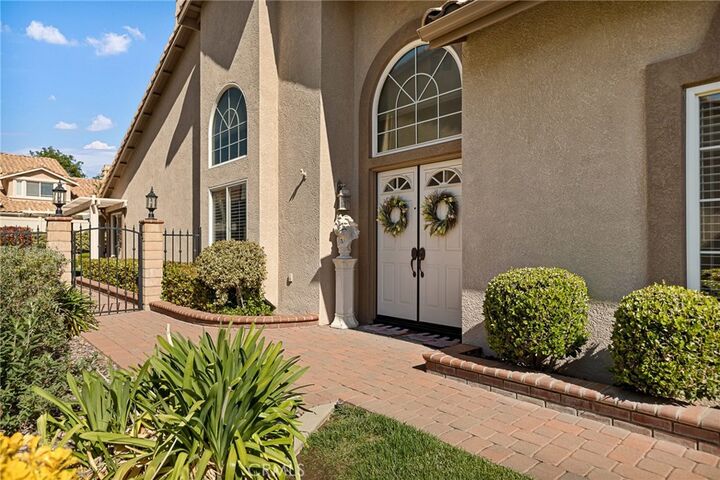 Property Photo: 1521 Fairway Oaks CA 92220