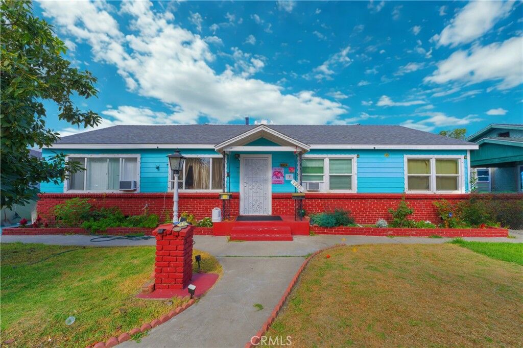 Property Photo:  11363 Virginia Avenue  CA 90262 