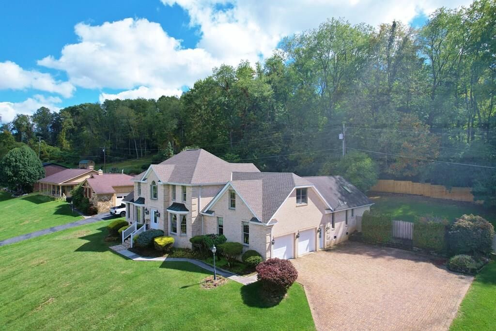 Property Photo: 6 Fairlane Drive VA 24605