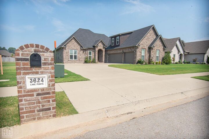 Property Photo: 3624 Lake Pointe Cove AR 72404
