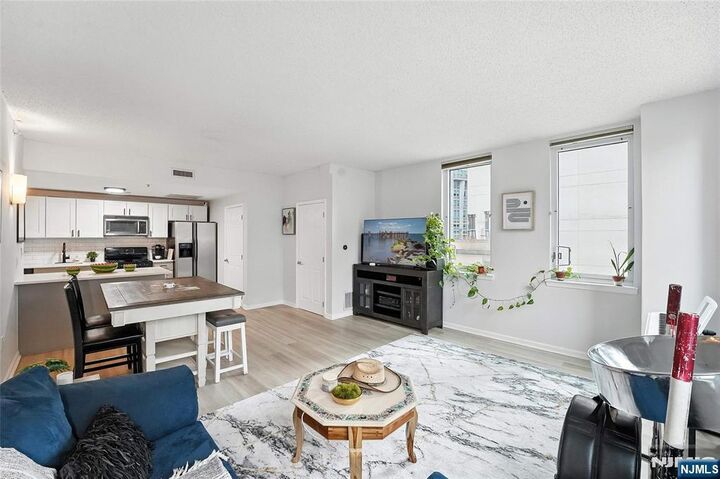 Property Photo:  143 Morgan Street 6E  NJ 07302 