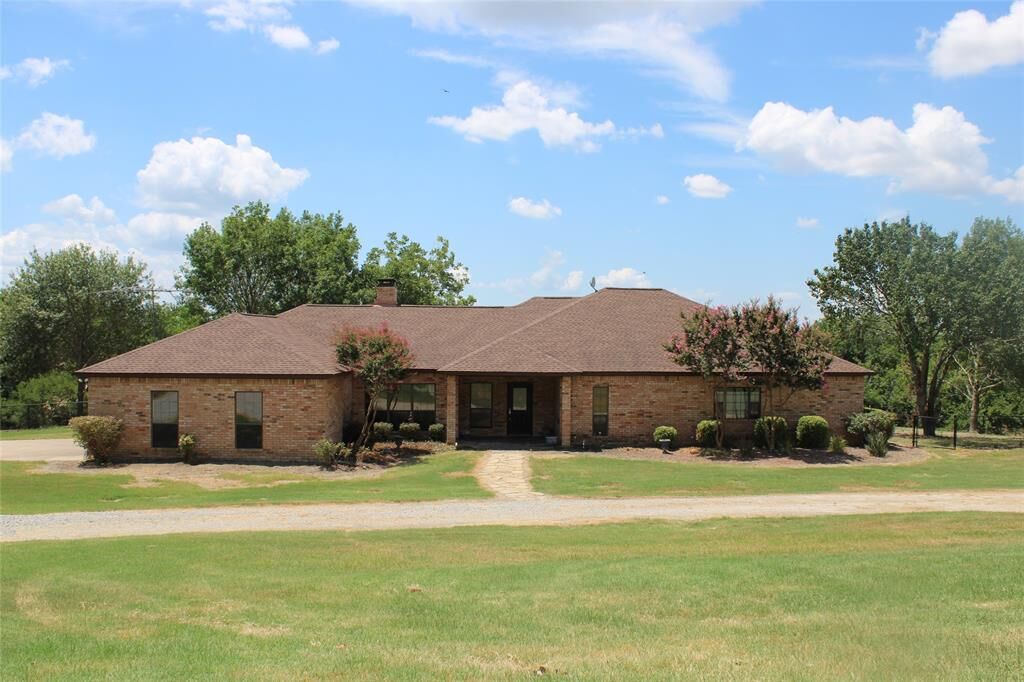 Property Photo:  4147 County Road 494  TX 75407 