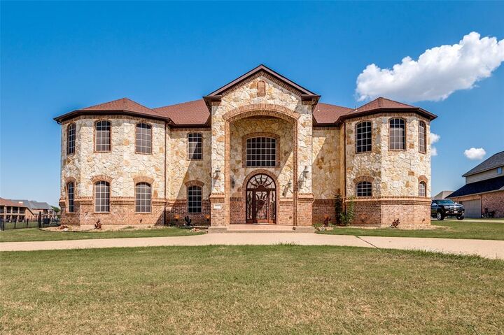 Property Photo: 2507 Waterstone Drive TX 75104
