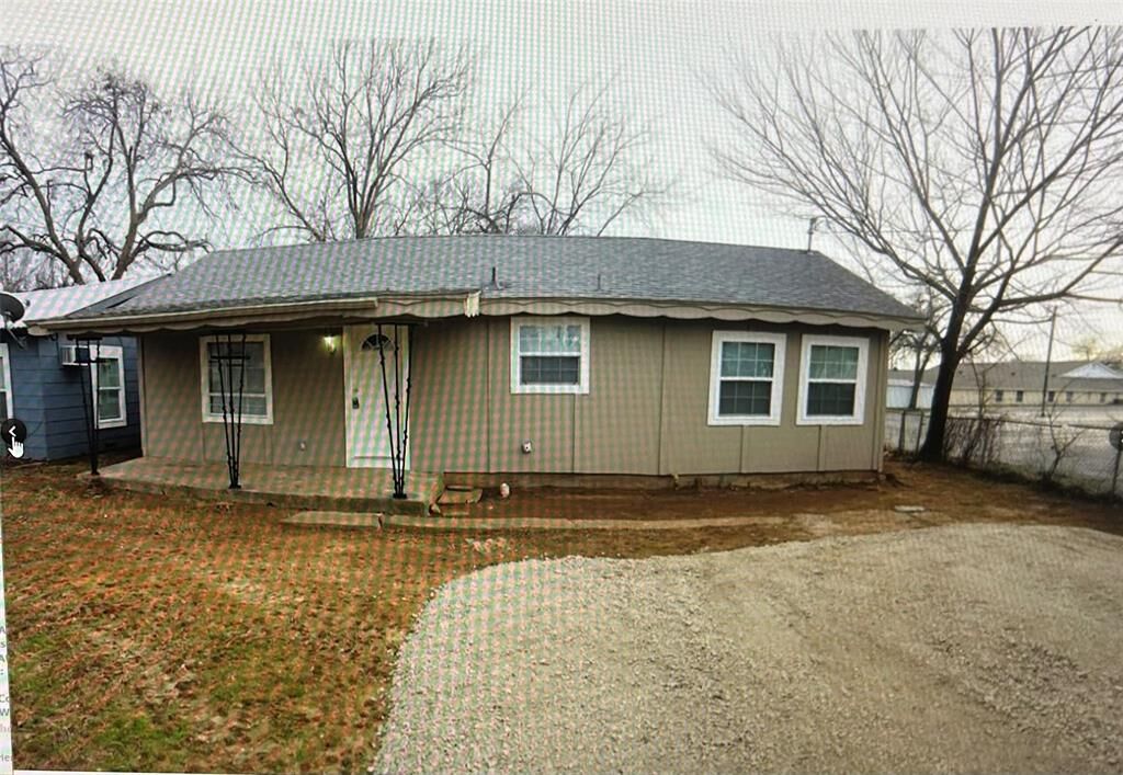 Property Photo:  2112 W Bond Street  TX 75020 