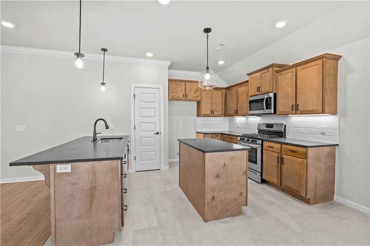 Property Photo: 1106 Harvest Avenue AR 72745