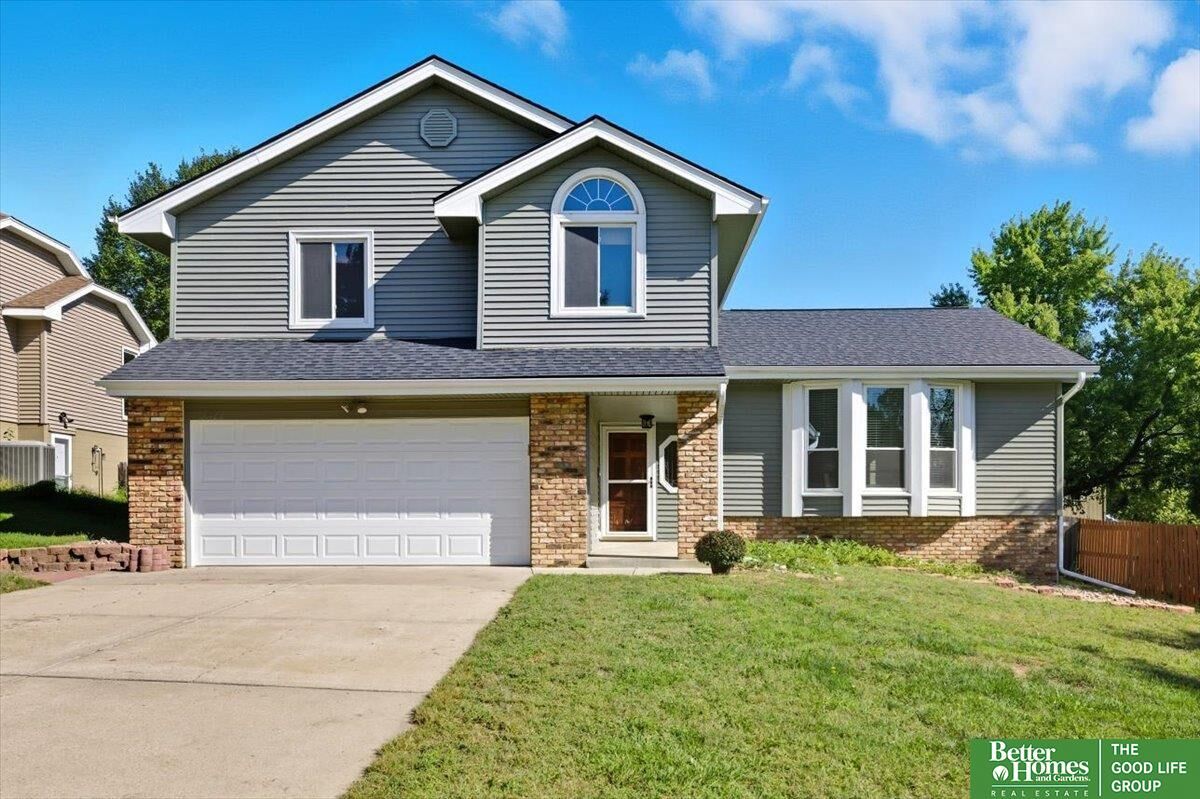 Property Photo:  2512 Nottingham Drive  NE 68123 