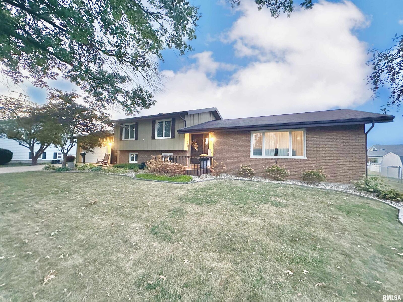 Property Photo: 703 Walnut Street IL 61448