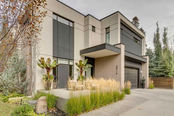 Property Photo:  3916 9 Street SW  AB T2T 3E2 