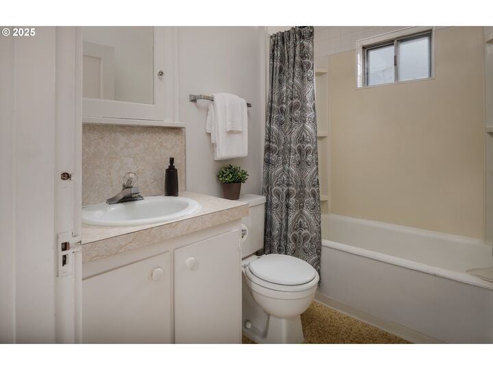 1902 NE 38th Ave  Portland OR 97212 photo