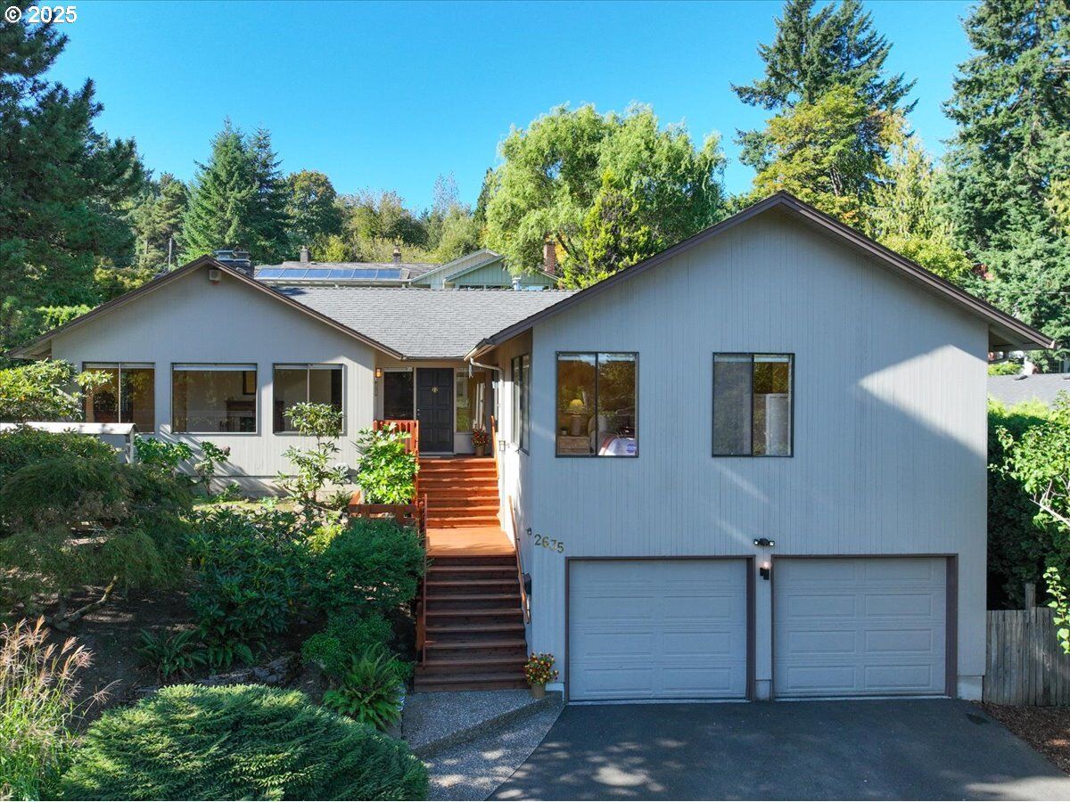 Property Photo:  2635 SW Sherwood Pl  OR 97201 
