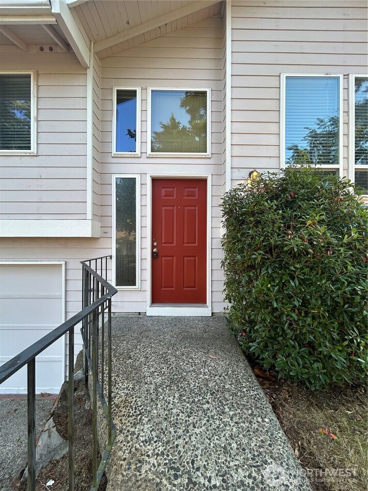 Property Photo:  202  Vashon Avenue SE  WA 98059 